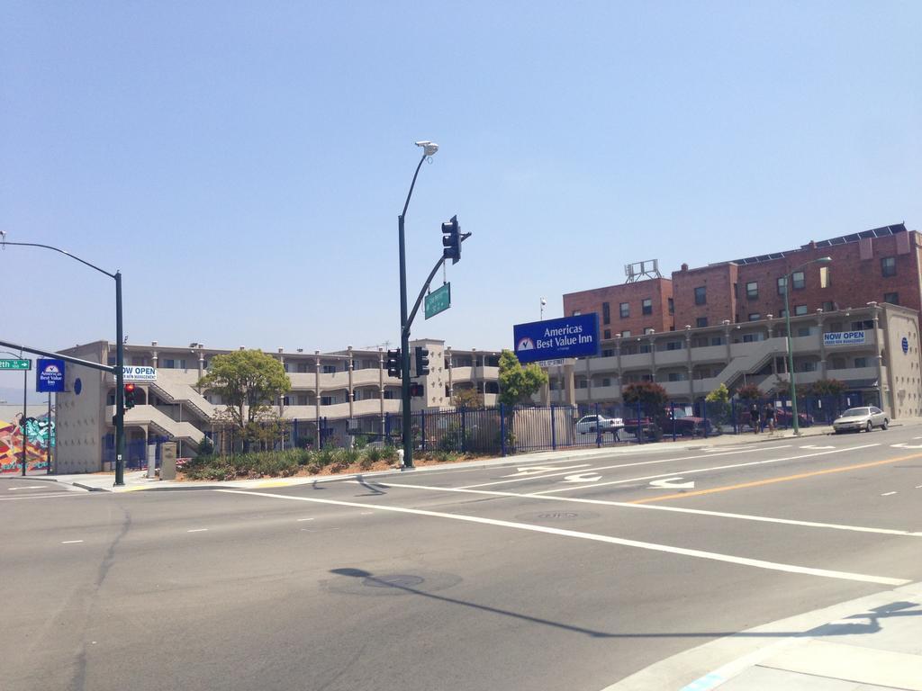 Americas Best Value Inn - Downtown Oakland/Lake Merritt Buitenkant foto