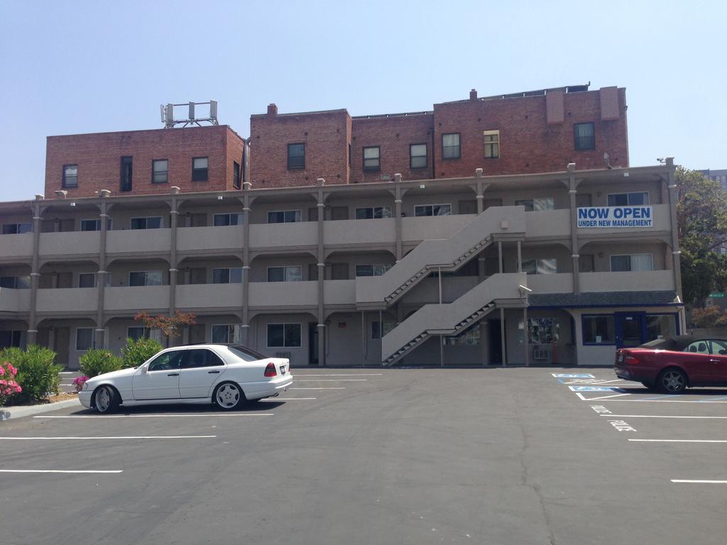 Americas Best Value Inn - Downtown Oakland/Lake Merritt Buitenkant foto
