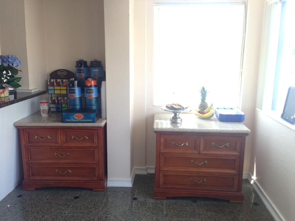 Americas Best Value Inn - Downtown Oakland/Lake Merritt Buitenkant foto